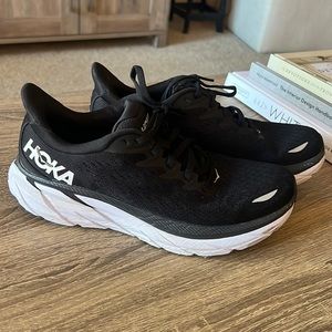 Women’s HOka Clifton 8
